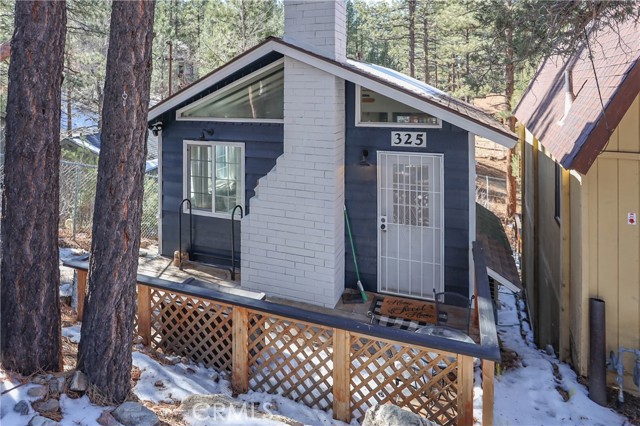 Detail Gallery Image 4 of 23 For 325 Hilltop Ln, Big Bear City,  CA 92314 - – Beds | – Baths