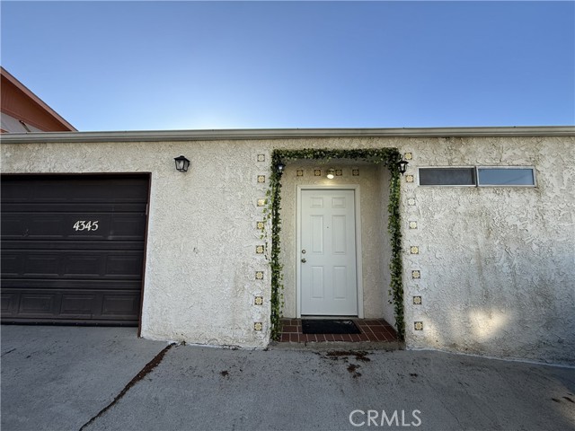Detail Gallery Image 2 of 30 For 4345 Camello Rd, Woodland Hills,  CA 91364 - 3 Beds | 2/1 Baths