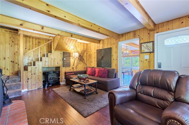 39676 Oak Glen Road, Fawnskin CA: https://media.crmls.org/medias/8c1e913a-404b-4b0e-8b05-90b646ce704b.jpg