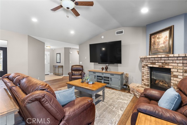 Detail Gallery Image 5 of 29 For 213 Denali Dr, Chico,  CA 95973 - 4 Beds | 3 Baths