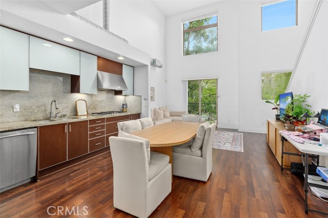 Front Image Thumbnail for CROC26070049