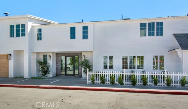 1103 Balboa Avenue, Newport Beach CA: https://media.crmls.org/medias/8c1f2667-183c-4d32-8bf1-4727f82fe844.jpg