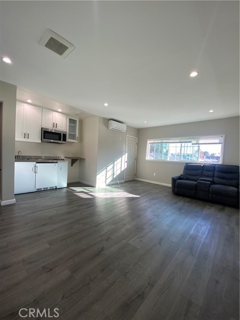 Detail Gallery Image 14 of 18 For 7252 Rubio, Lake Balboa,  CA 91406 - 0 Beds | 1 Baths