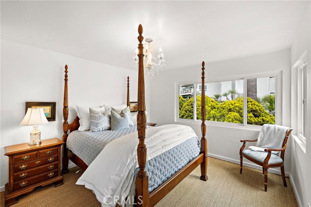 21702 Ocean Vista Drive, Laguna Beach CA: https://media.crmls.org/medias/8c1f8173-3bb5-499d-b5a0-6886e4c3bc44.jpg