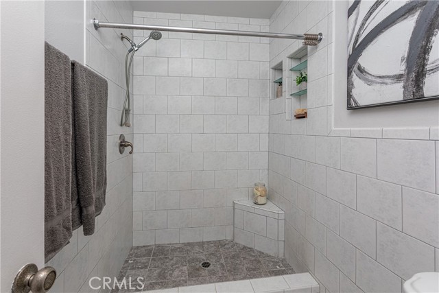 Detail Gallery Image 17 of 31 For 7727 via Capri, Burbank,  CA 91504 - 3 Beds | 3 Baths