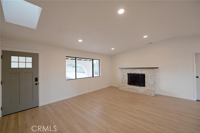 Detail Gallery Image 4 of 33 For 15650 Pohez, Apple Valley,  CA 92307 - 4 Beds | 2 Baths