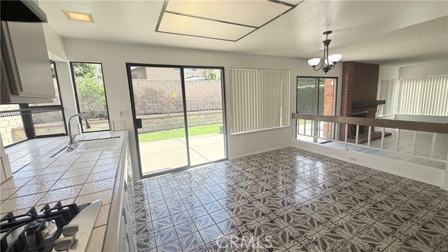 Detail Gallery Image 12 of 63 For 46 Christamon, Irvine,  CA 92620 - 4 Beds | 2/1 Baths