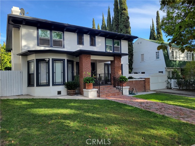 Detail Gallery Image 2 of 27 For 1434 N Genesee Ave, Los Angeles,  CA 90046 - 5 Beds | 2 Baths