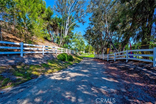 Detail Gallery Image 39 of 44 For 757 Horseshoe Cir, Vista,  CA 92081 - 3 Beds | 2 Baths