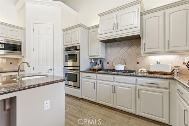 Detail Gallery Image 18 of 66 For 170 W Pioneer Way, Hanford,  CA 93230 - 4 Beds | 3 Baths