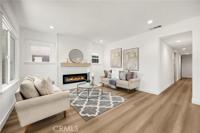 5336 Stratford Road, Los Angeles CA: https://media.crmls.org/medias/8c219a7b-f4d0-4eab-b777-de116d8abe8c.jpg