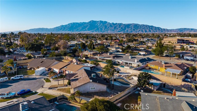 9061 Amber Court, Fontana, California 92335, 4 Bedrooms Bedrooms, ,2 BathroomsBathrooms,Single Family Residence,For Sale,Amber,CV25006791