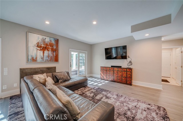 Detail Gallery Image 13 of 31 For 6049 Rustling Oaks Dr, Agoura Hills,  CA 91301 - 4 Beds | 3/1 Baths