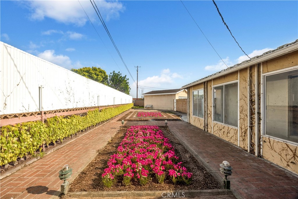 MLS #OC25275779 image #28