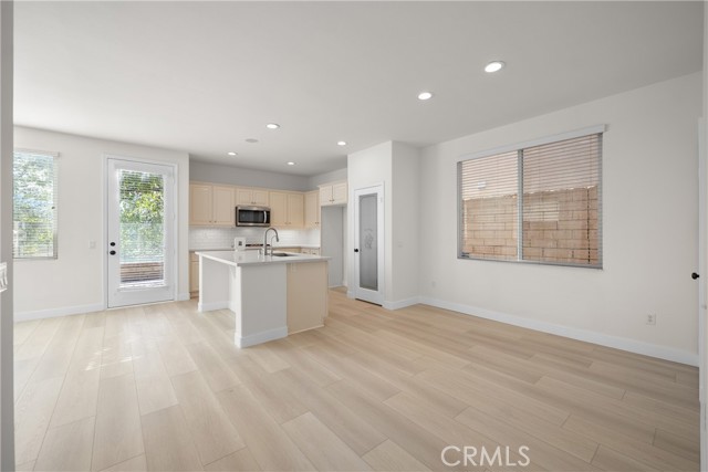 Detail Gallery Image 8 of 42 For 28907 Mirada Circulo, Valencia,  CA 91354 - 3 Beds | 3 Baths