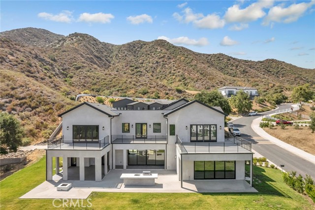 26474 Ranch Creek Road, Canyon Country CA: https://media.crmls.org/medias/8c21fe05-b7a4-4871-b0a8-487470f2d171.jpg