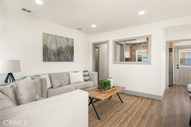 2510 Termino Avenue, Long Beach CA: https://media.crmls.org/medias/8c222600-3ba8-4175-89dd-6b0854001ecb.jpg