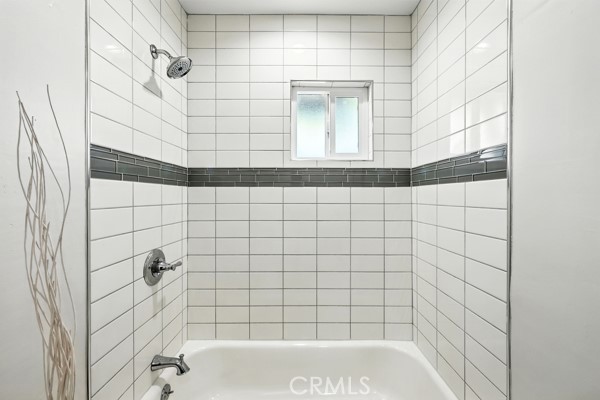 15605 Kervin Avenue, Paramount CA: https://media.crmls.org/medias/8c2336ab-4248-412c-aa58-10519df800f1.jpg