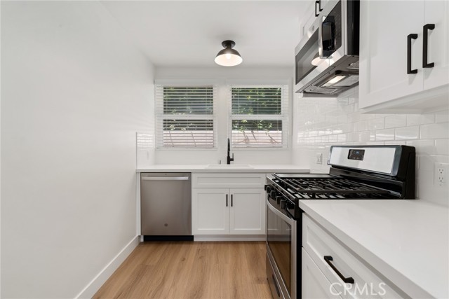 Detail Gallery Image 7 of 12 For 1637 Irvine Ave #D,  Costa Mesa,  CA 92627 - 0 Beds | 1 Baths