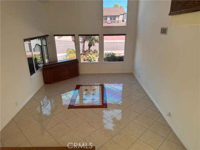 21041 Shaw Lane, Huntington Beach CA: https://media.crmls.org/medias/8c255fdf-f50d-4875-9f07-6f6671138aab.jpg