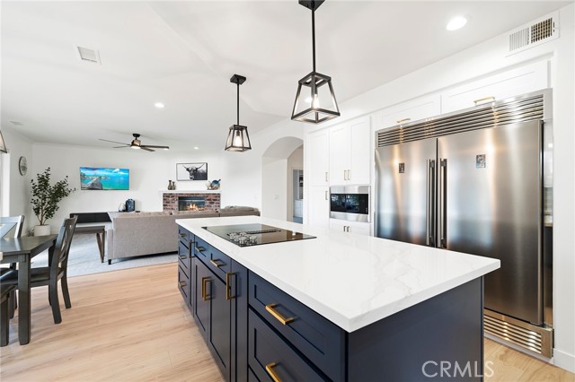 Detail Gallery Image 3 of 71 For 22606 San Joaquin Dr, Canyon Lake,  CA 92587 - 5 Beds | 4 Baths
