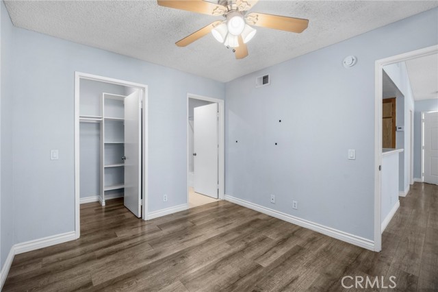 Detail Gallery Image 15 of 19 For 7025 Glade Ave #11,  Canoga Park,  CA 91303 - 2 Beds | 2 Baths