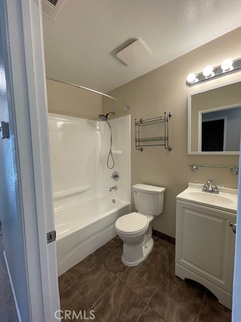 5674 Avenue Juan Bautista, Jurupa Valley CA: https://media.crmls.org/medias/8c260d2c-5089-4d26-87cf-fa52369bd14a.jpg