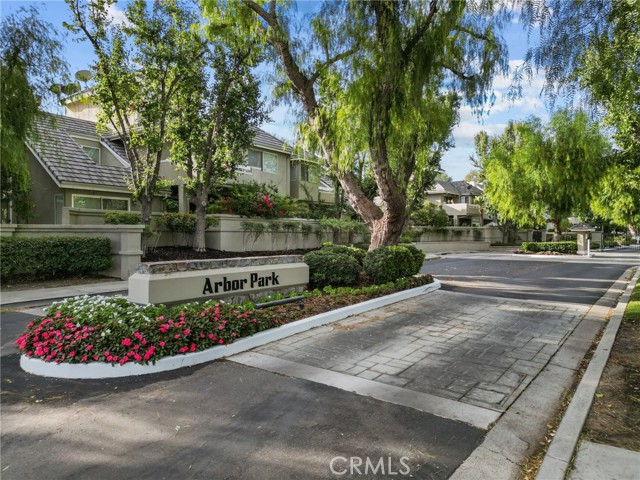 Detail Gallery Image 3 of 40 For 23975 Arroyo Park Dr #109,  Valencia,  CA 91355 - 2 Beds | 2 Baths