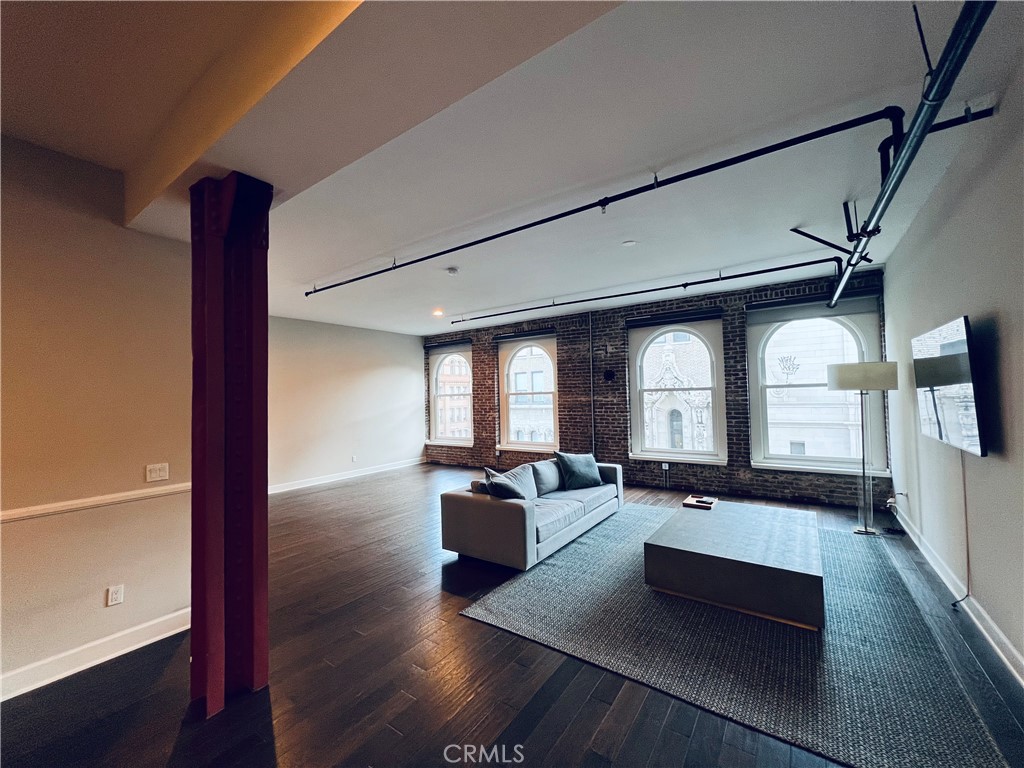 253 S Broadway 402, Los Angeles, CA 90012