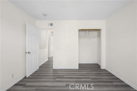 https://media.crmls.org/medias/8c273f84-bdfd-4cb4-9e46-1203cc71fd95.jpg?preset=X-Large