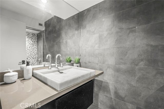 Detail Gallery Image 40 of 66 For 222 Monterey Rd #1203,  Glendale,  CA 91206 - 2 Beds | 2 Baths