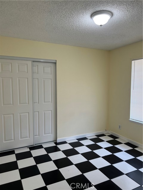 924 N Quince Avenue, Rialto CA: https://media.crmls.org/medias/8c27ef8f-24d9-4216-b971-8e899a1f3366.jpg