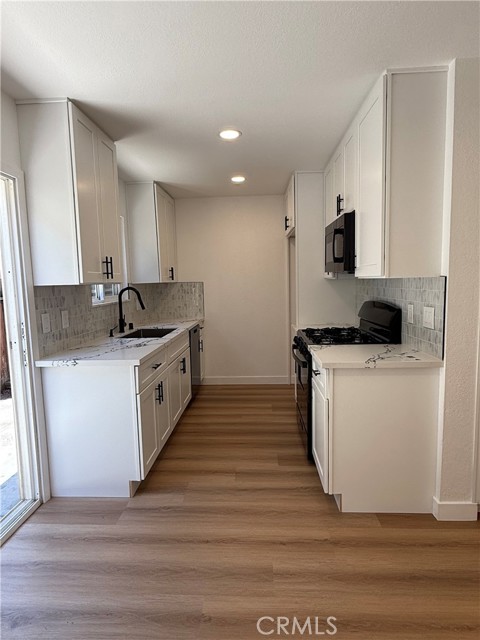 9100 Acacia, Fontana CA: https://media.crmls.org/medias/8c27fc7b-d5a8-4e2a-b15f-674fe47fe2b1.jpg