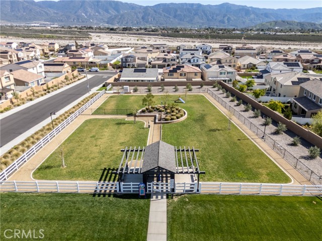 Detail Gallery Image 34 of 36 For 554 Cumberland Rd, Rialto,  CA 92377 - 4 Beds | 3 Baths