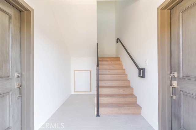 Detail Gallery Image 3 of 27 For 10230 Tujunga Canyon Bld, Tujunga,  CA 91042 - 3 Beds | 2 Baths