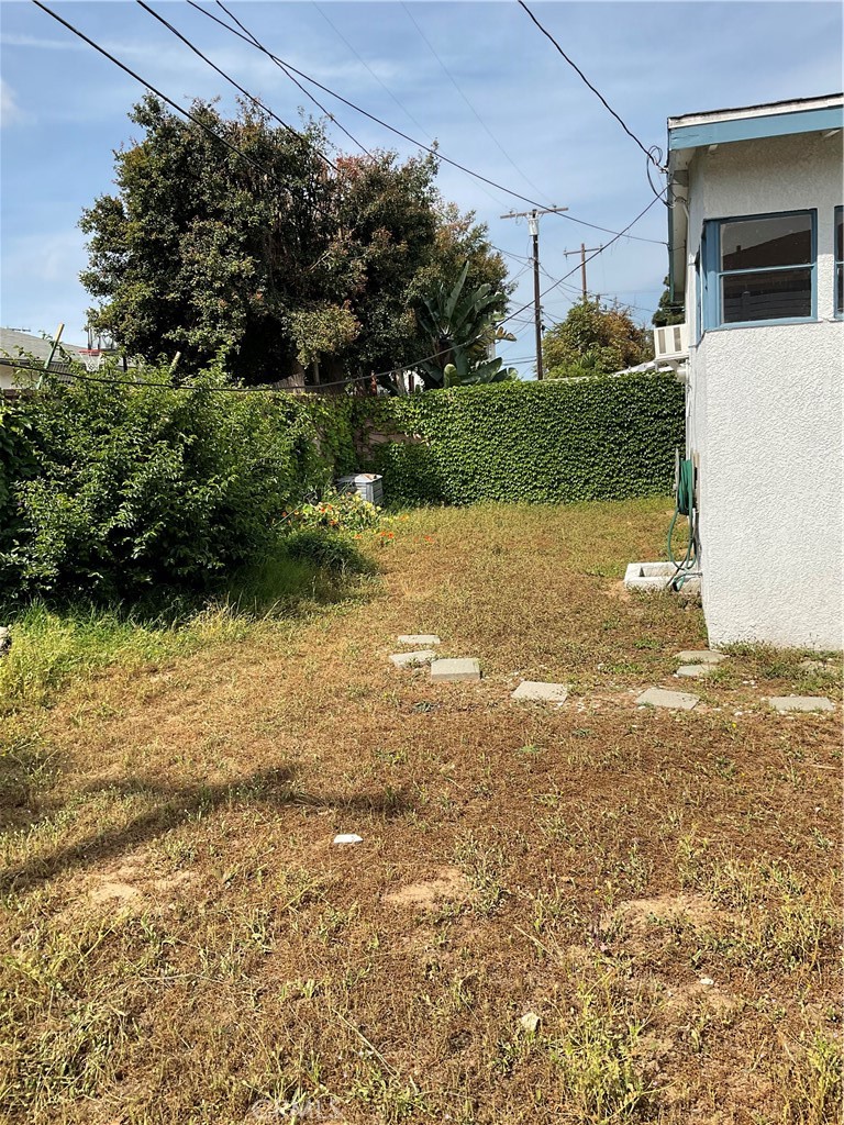https://media.crmls.org/medias/8c28a0d0-f80a-4cb4-a06a-6c0d3255454f.jpg?preset=X-Large