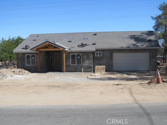 Detail Gallery Image 1 of 20 For 15772 Jasmine Ave, Victorville,  CA 92395 - 4 Beds | 3 Baths