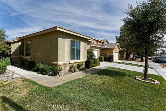 Detail Gallery Image 3 of 24 For 14986 Salamander Ln, Victorville,  CA 92394 - 3 Beds | 2 Baths