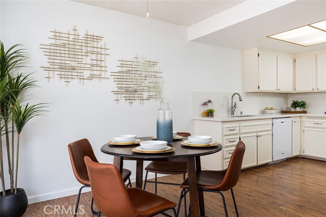 1626 S Mayflower Avenue, Monrovia CA: https://media.crmls.org/medias/8c2a2f14-67cd-4813-97b7-79a71213b6ef.jpg