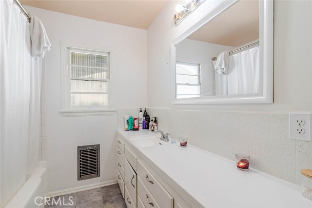 Detail Gallery Image 15 of 41 For 44632 Fern Ave, Lancaster,  CA 93534 - 5 Beds | 3 Baths