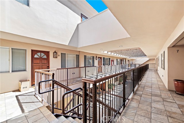 Detail Gallery Image 11 of 27 For 2037 S Coast Hwy #11,  Laguna Beach,  CA 92651 - 2 Beds | 1 Baths