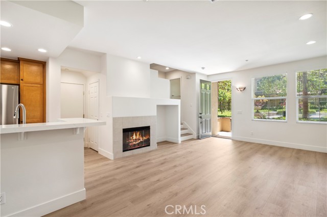 205 Danbrook, Irvine CA: https://media.crmls.org/medias/8c2caf83-49ee-4d4c-91c0-de62d8494b77.jpg