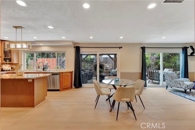 22471 Rippling Brook, Lake Forest CA: https://media.crmls.org/medias/8c2cb277-00c9-49a0-9d2b-7a9abb1f398c.jpg
