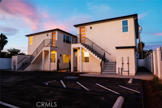 630 N Juniper Street, Escondido CA: https://media.crmls.org/medias/8c2cc8b8-51fe-46b2-9e53-7006162cb069.jpg