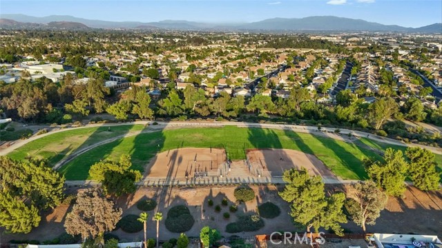 41111 Mountain Pride Drive, Murrieta CA: https://media.crmls.org/medias/8c2d5d95-e404-4395-a04f-3fa4cc5e1ac3.jpg