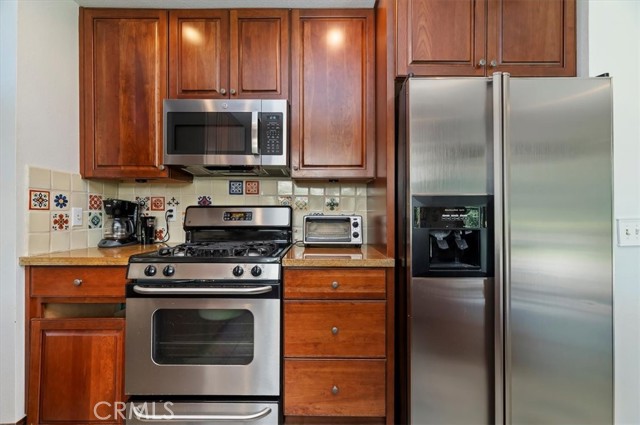 11928 Vista De Cerros Drive, Moreno Valley CA: https://media.crmls.org/medias/8c2df49e-f94c-40bd-91dc-e9b1eca532c9.jpg