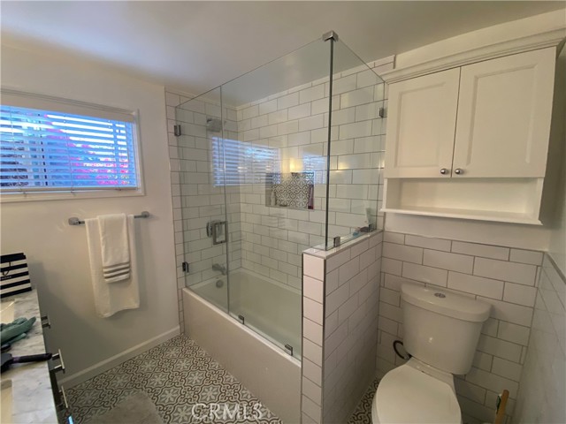 4125 Bakman Avenue, Studio City CA: https://media.crmls.org/medias/8c2e132f-04c3-4841-b755-48e90c6cf55b.jpg