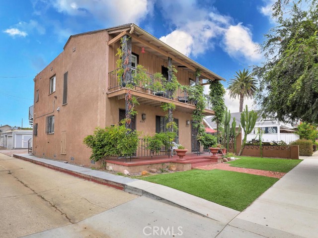 4523 East 3rd Street, Long Beach CA: https://media.crmls.org/medias/8c2e6abe-4a9b-4bc1-b5c7-049eba1e5eaa.jpg