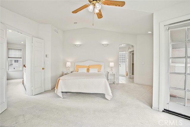 1034 Isabella Avenue, Coronado CA: https://media.crmls.org/medias/8c2e8569-b24a-491c-990d-c649270f5310.jpg