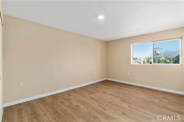 Detail Gallery Image 11 of 25 For 13710 Foothill Bld, Sylmar,  CA 91342 - 2 Beds | 2 Baths